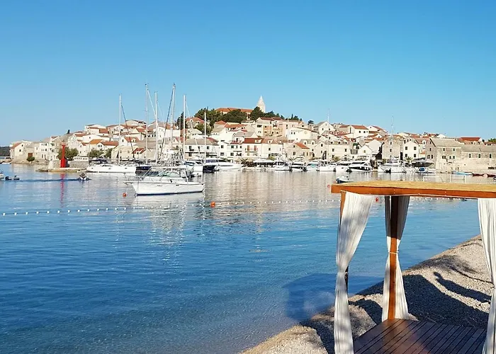 Mali Sjor アパート